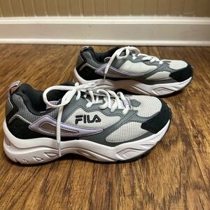 Fila Women's Size 6 Sneakers Like NEW!
